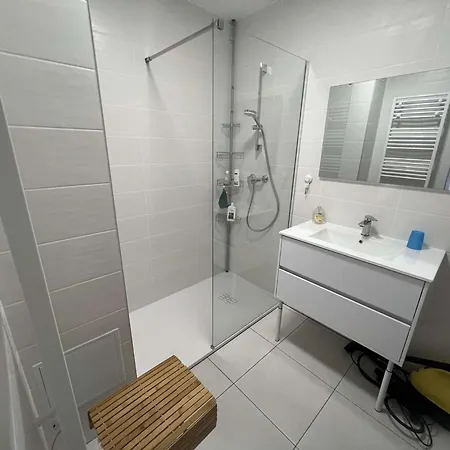 Apartment T2 Avec Climatisation, Balcon Vue Mer, 250m De La - Fr-1-701-83